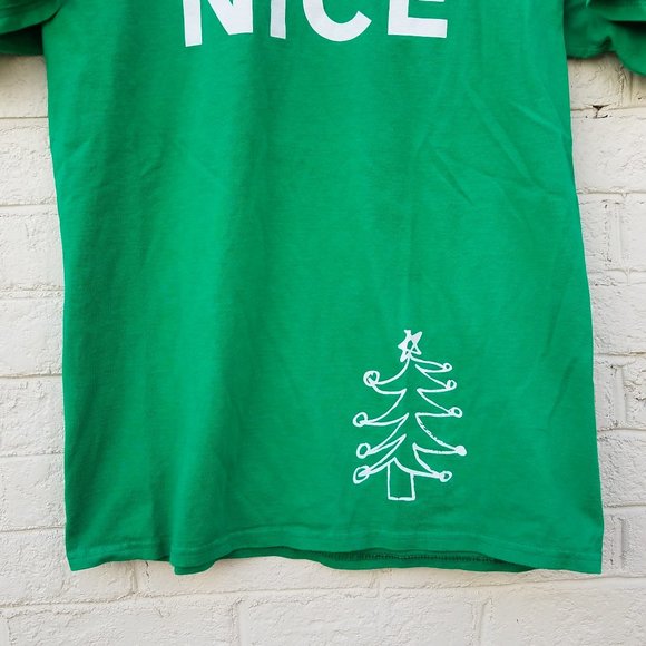 $5 SALE * ToysR'Us Green Holiday Staff T-shirt -Men's Size Medium - Picture 2 of 8